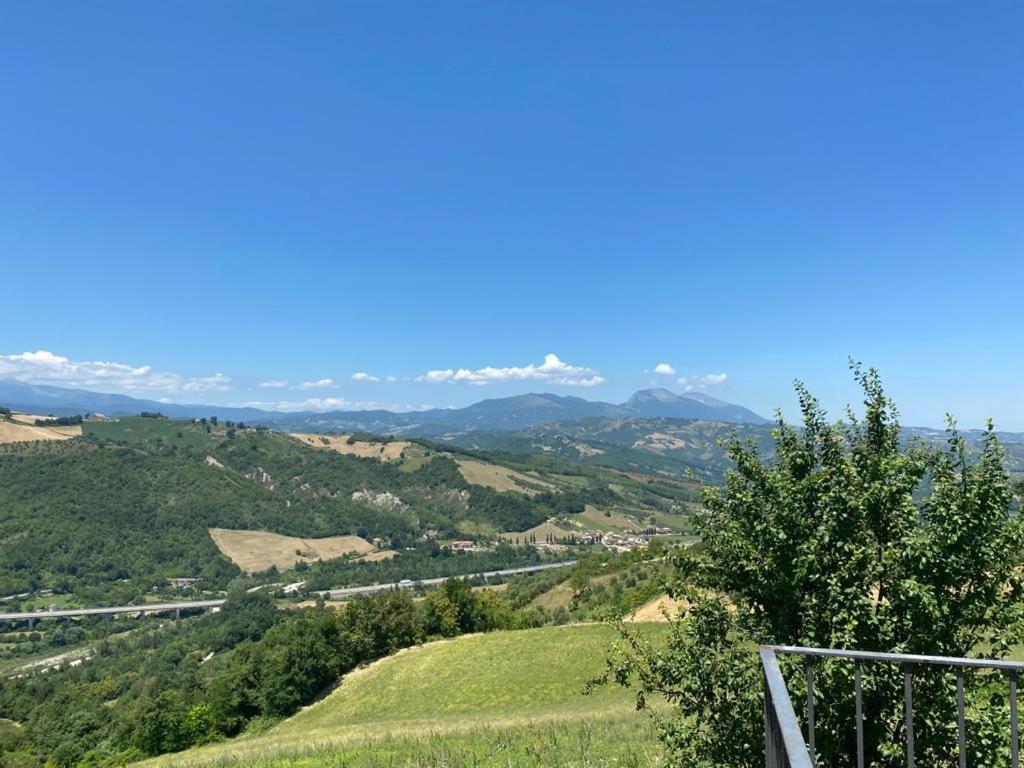 Agriturismo Flara Basciano Exteriör bild